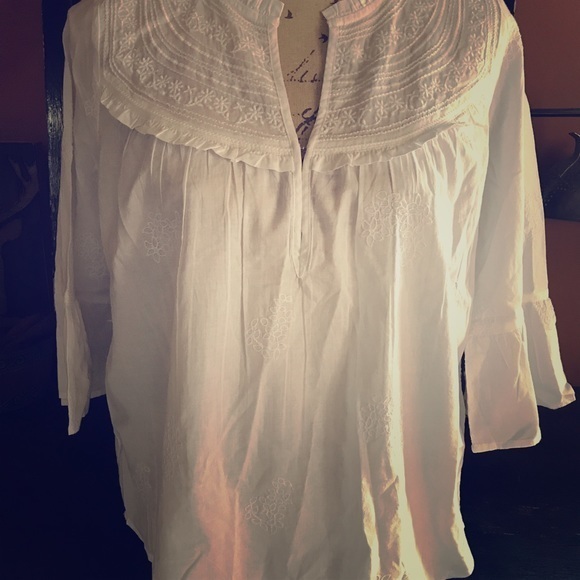 NWT Abercrombie & Fitch White Blouse XS - Picture 1 of 5